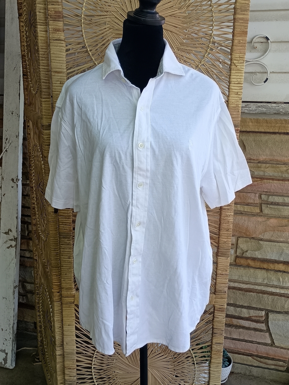 Unique Polo by Ralph Lauren White Short-Sleeve Button-Down Shirt_Large